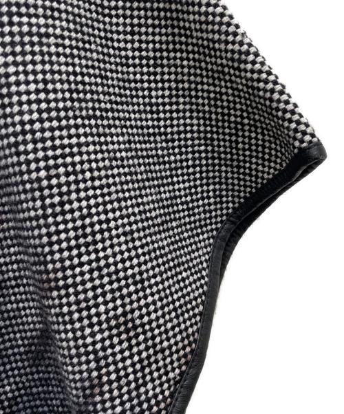 Emilio Pucci（エミリオ プッチ）Emilio Pucci (エミリオ プッチ)  ケープ ブラック×ホワイト サイズ:FREEの古着・服飾アイテム