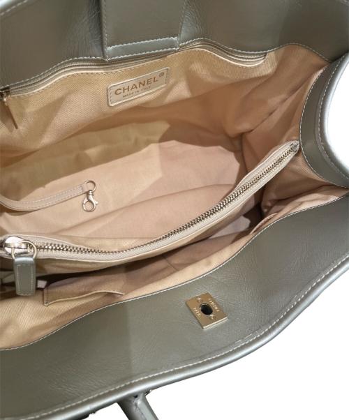 CAHNEL（シャネル）CAHNEL (シャネル) フレンチリビエラ / ココマーク パンチングメッシュ 2WAYバッグ シルバーの古着・服飾アイテム