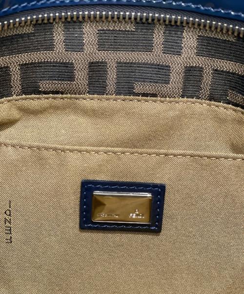 FENDI（フェンディ）FENDI (フェンディ) ズッカエナメルキャンバスハンドバッグ ネイビー×ブラウンの古着・服飾アイテム