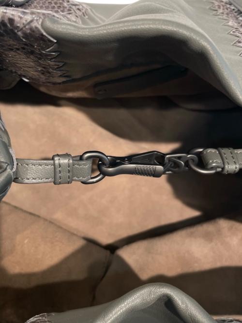 BOTTEGA VENETA（ボッテガベネタ）BOTTEGA VENETA (ボッテガベネタ) イントレチャート ナッパ アイヤーズ トートバッグ グレーの古着・服飾アイテム