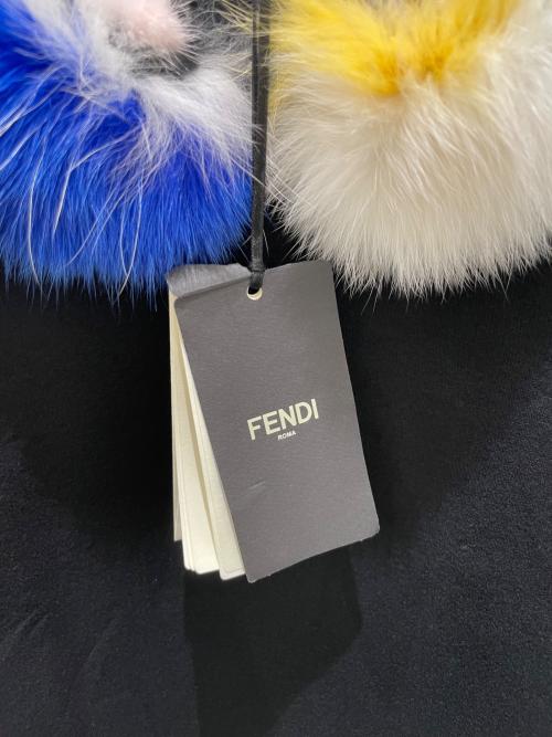 FENDI（フェンディ）FENDI (フェンディ) カラフルファースウェット ブラック サイズ:36の古着・服飾アイテム