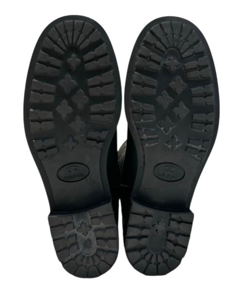 CHANEL（シャネル）CHANEL (シャネル) ココマーク マトラッセ バックジップ レザーブーツ ブラック サイズ:38 1/2の古着・服飾アイテム