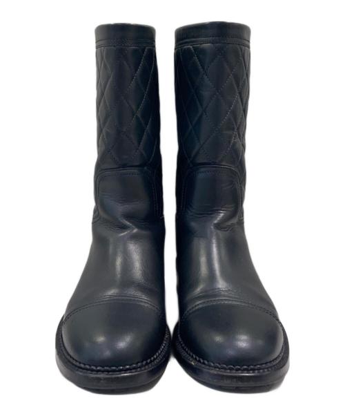 CHANEL（シャネル）CHANEL (シャネル) ココマーク マトラッセ バックジップ レザーブーツ ブラック サイズ:38 1/2の古着・服飾アイテム