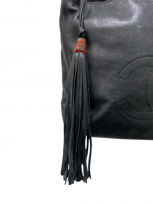 CHANEL（シャネル）CHANEL (シャネル) ココマークフリンジレザーショルダーバッグ ブラックの古着・服飾アイテム