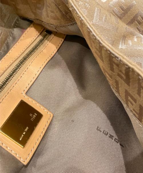 FENDI（フェンディ）FENDI (フェンディ) マンマバケット/ショルダーバッグ ベージュの古着・服飾アイテム