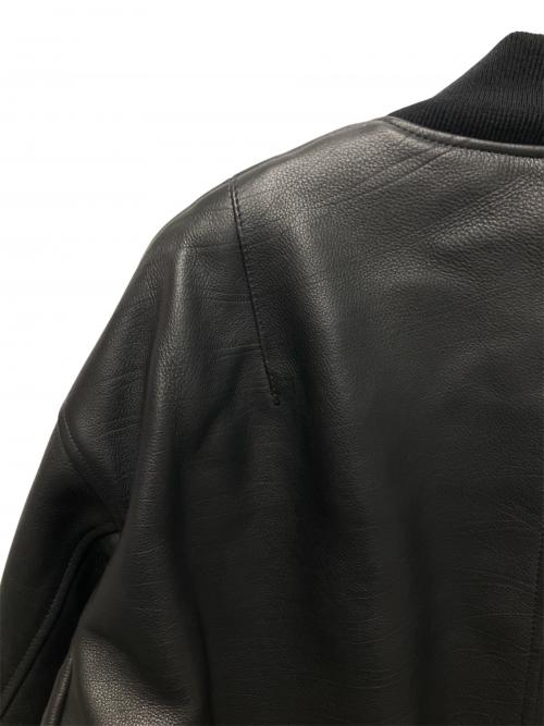 COMOLI（コモリ）COMOLI (コモリ) カーフスキンジップブルゾンレザージャケット ブラック サイズ:2の古着・服飾アイテム