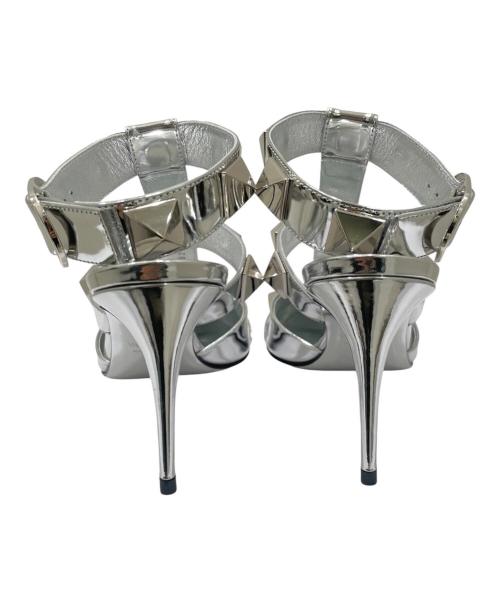 VALENTINO GARAVANI（ヴァレンティノ・ガラヴァーニ）VALENTINO GARAVANI (ヴァレンティノ・ガラヴァーニ) ANKLE STRAPヒールパンプス シルバー サイズ:37 1/2の古着・服飾アイテム