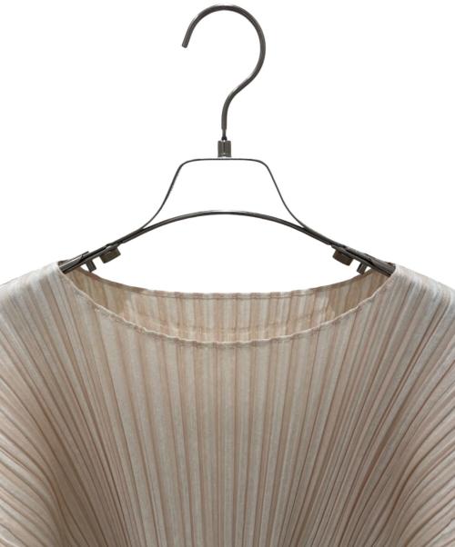 PLEATS PLEASE（プリーツプリーズ）PLEATS PLEASE (プリーツプリーズ) プリーツカットソー アイボリー サイズ:3 未使用品の古着・服飾アイテム