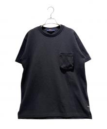 LOUIS VUITTON（ルイ ヴィトン）の古着「モノグラム 3Dポケット Ｔシャツ/RM231Q TCL HIY49W」｜ブラック