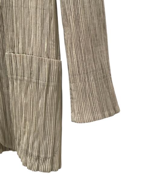ISSEY MIYAKE（イッセイミヤケ）ISSEY MIYAKE (イッセイミヤケ) プリーツジャケット カーキ サイズ:Mの古着・服飾アイテム