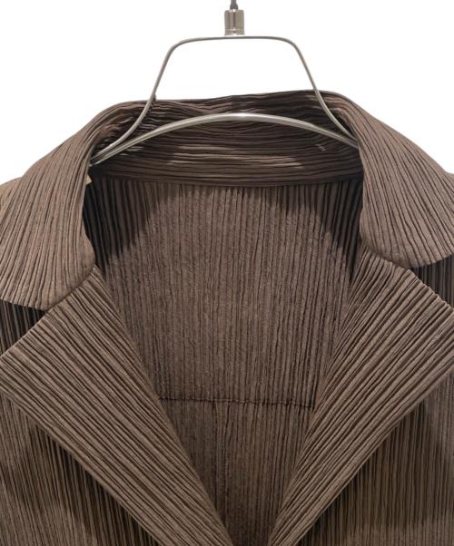 ISSEY MIYAKE（イッセイミヤケ）ISSEY MIYAKE (イッセイミヤケ) カットワークプリーツジャケット ブラウン サイズ:2の古着・服飾アイテム