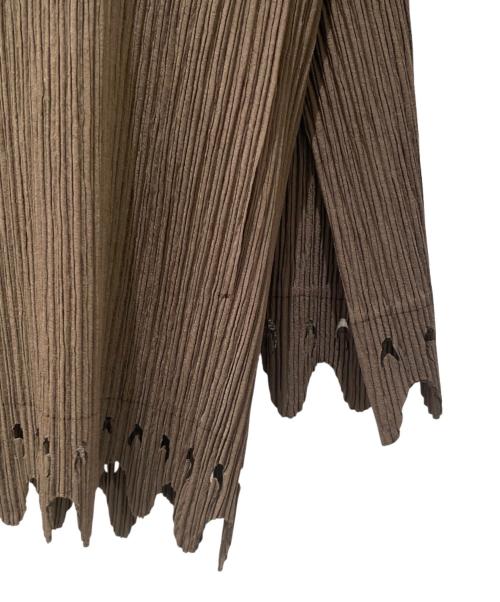 ISSEY MIYAKE（イッセイミヤケ）ISSEY MIYAKE (イッセイミヤケ) カットワークプリーツジャケット ブラウン サイズ:2の古着・服飾アイテム