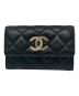 CHANEL（シャネル）の古着「ココマーク マトラッセ カードケース」｜ブラック