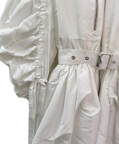 ALEXANDER McQUEEN（アレキサンダーマックイーン）ALEXANDER McQUEEN (アレキサンダーマックイーン) ジップアップワンピース ホワイト サイズ:36の古着・服飾アイテム