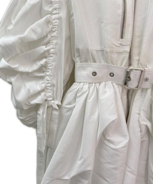 ALEXANDER McQUEEN（アレキサンダーマックイーン）ALEXANDER McQUEEN (アレキサンダーマックイーン) ジップアップワンピース ホワイト サイズ:36の古着・服飾アイテム
