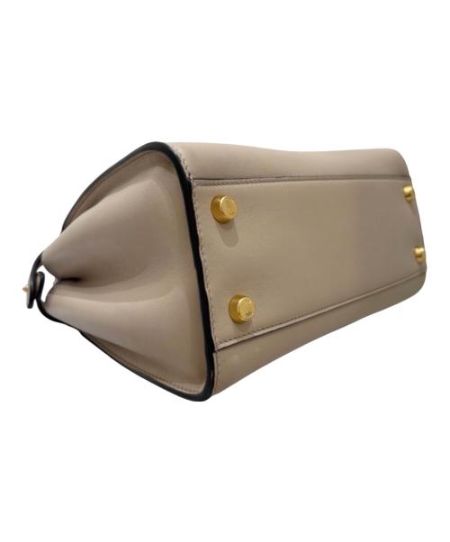 FENDI（フェンディ）FENDI (フェンディ) ピーカブー アイコニック エッセンシャリー アイボリー サイズ:ミディアムの古着・服飾アイテム