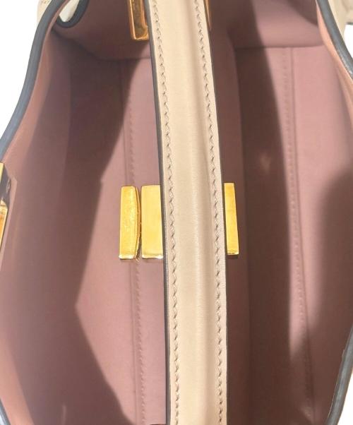 FENDI（フェンディ）FENDI (フェンディ) ピーカブー アイコニック エッセンシャリー アイボリー サイズ:ミディアムの古着・服飾アイテム
