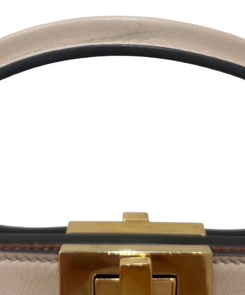 FENDI（フェンディ）FENDI (フェンディ) ピーカブー アイコニック エッセンシャリー アイボリー サイズ:ミディアムの古着・服飾アイテム