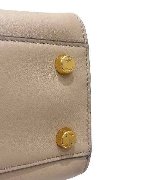 FENDI（フェンディ）FENDI (フェンディ) ピーカブー アイコニック エッセンシャリー アイボリー サイズ:ミディアムの古着・服飾アイテム