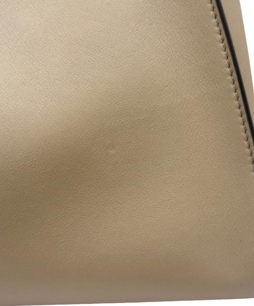 FENDI（フェンディ）FENDI (フェンディ) ピーカブー アイコニック エッセンシャリー アイボリー サイズ:ミディアムの古着・服飾アイテム