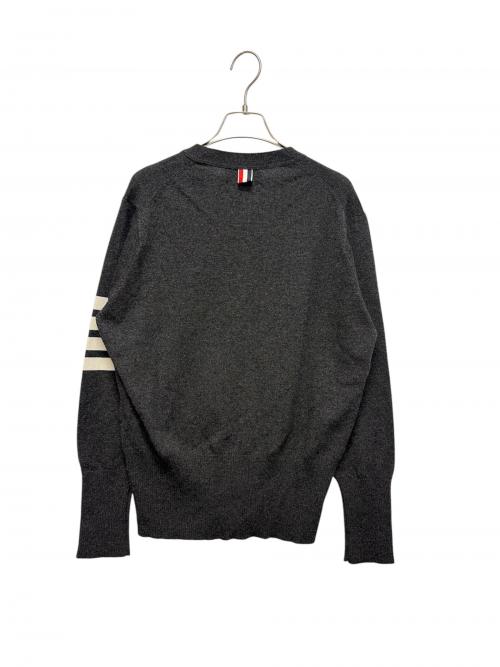 Thom Browne（トムブラウン）Thom Browne (トムブラウン) クラシック カシミヤ 4-BAR Vネック カーディガン ダークグレー サイズ:4 未使用品の古着・服飾アイテム