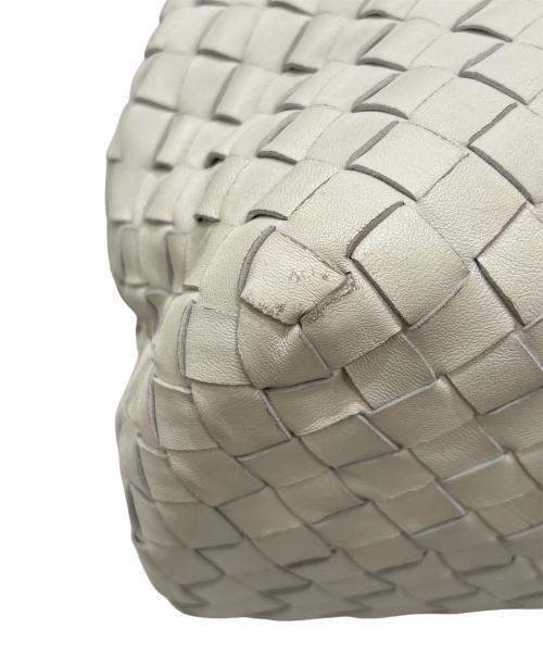 BOTTEGA VENETA（ボッテガベネタ）BOTTEGA VENETA (ボッテガベネタ) イントレチャートハンドバッグ ホワイトの古着・服飾アイテム