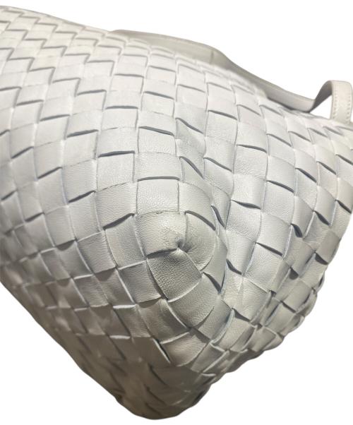 BOTTEGA VENETA（ボッテガベネタ）BOTTEGA VENETA (ボッテガベネタ) イントレチャートハンドバッグ ホワイトの古着・服飾アイテム