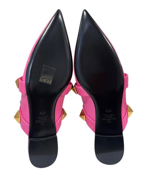 VALENTINO（ヴァレンティノ）VALENTINO (ヴァレンティノ) ロマンスタッズ フラット ミュール（Roman Stud Flat Mules） ピンク サイズ:371/2の古着・服飾アイテム