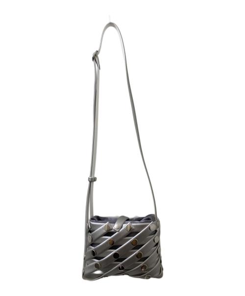ISSEY MIYAKE（イッセイミヤケ）ISSEY MIYAKE (イッセイミヤケ) SPIRAL GRID ショルダーバッグ グレーの古着・服飾アイテム
