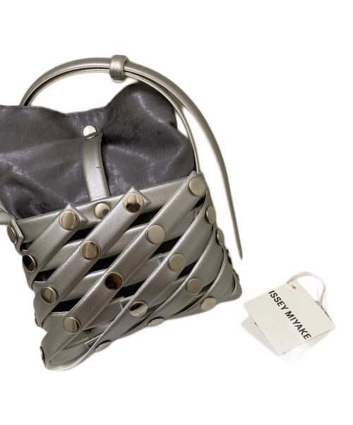 ISSEY MIYAKE（イッセイミヤケ）ISSEY MIYAKE (イッセイミヤケ) SPIRAL GRID ショルダーバッグ グレーの古着・服飾アイテム