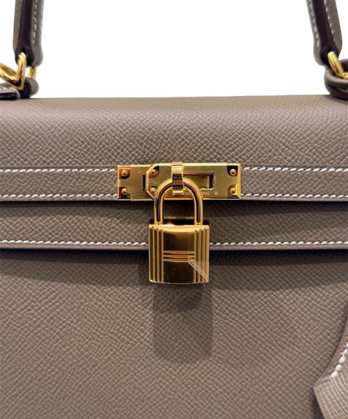 HERMES（エルメス）HERMES (エルメス) Kelly25 ケリー25外縫い/ヴォーエプソン/エトゥープ/ゴールド金具/K刻印：2025年製  エトゥープ サイズ:25の古着・服飾アイテム