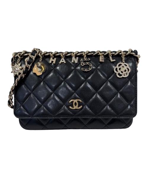 CHANEL（シャネル）CHANEL (シャネル) チャーム付チェーンウォレットバッグ ブラックの古着・服飾アイテム