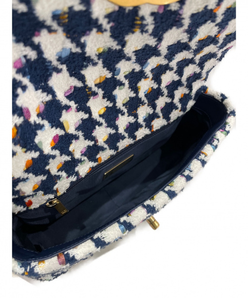 CHANEL（シャネル）CHANEL (シャネル) CHANEL19ツイードバッグ ホワイト×ネイビー サイズ:-の古着・服飾アイテム