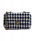 CHANEL（シャネル）の古着「CHANEL19ツイードバッグ」｜ホワイト×ネイビー