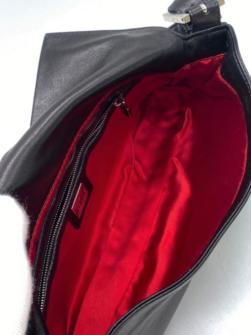 FENDI（フェンディ）FENDI (フェンディ) レザーマンマバケットハンドバッグ ブラック サイズ:-の古着・服飾アイテム