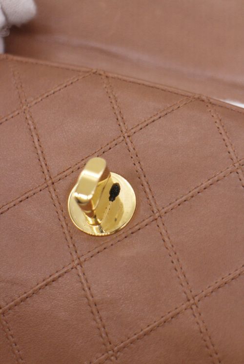 CHANEL（シャネル）CHANEL (シャネル) レザークラッチバッグ ブラウン サイズ:-の古着・服飾アイテム