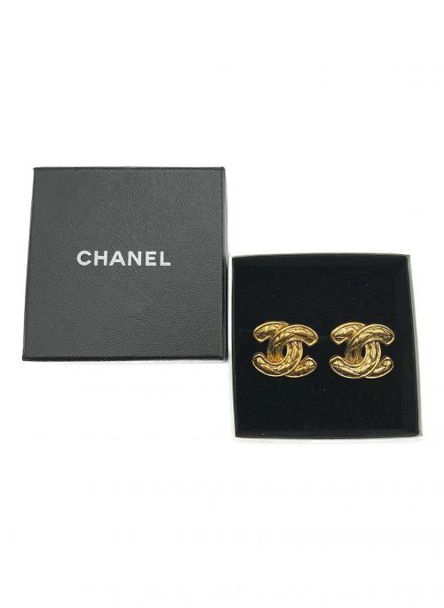 CHANEL（シャネル）CHANEL (シャネル) ロゴデザインイヤリング ゴールド サイズ:-の古着・服飾アイテム