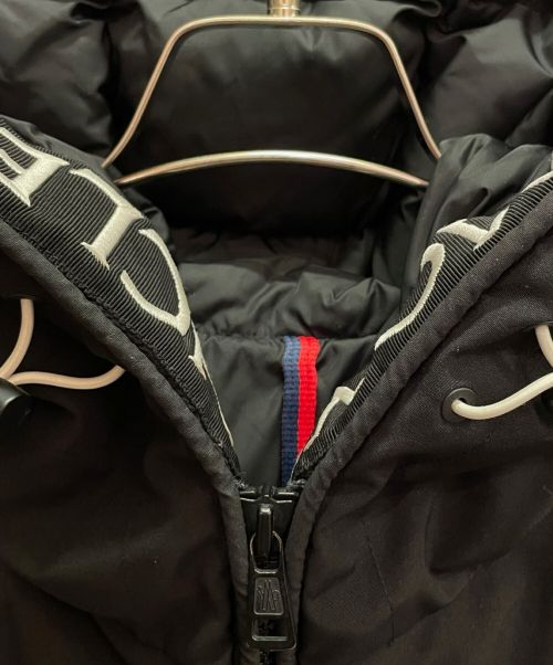 MONCLER（モンクレール）MONCLER (モンクレール) ロゴ切替ダウンジャケット MONTCLAR モンクラー ブラック サイズ:3の古着・服飾アイテム