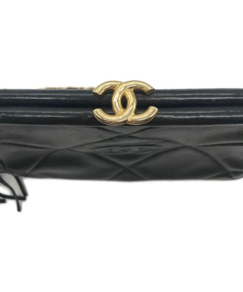 CHANEL（シャネル）CHANEL (シャネル) フリンジチャーム付チェーンショルダーポーチ ブラックの古着・服飾アイテム