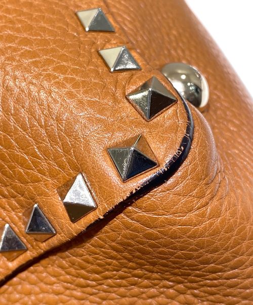 VALENTINO（ヴァレンティノ）VALENTINO (ヴァレンティノ) ロックスタッズレザー2WAYバッグ ブラウン サイズ:-の古着・服飾アイテム