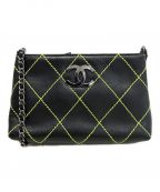 CHANELシャネル）の古着「ワイルドステッチチェーンポーチ」｜ブラック×ライムグリーン