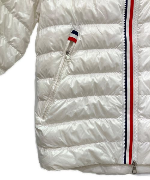 MONCLER（モンクレール）MONCLER (モンクレール) ライトダウンジャケット ホワイト サイズ:4の古着・服飾アイテム