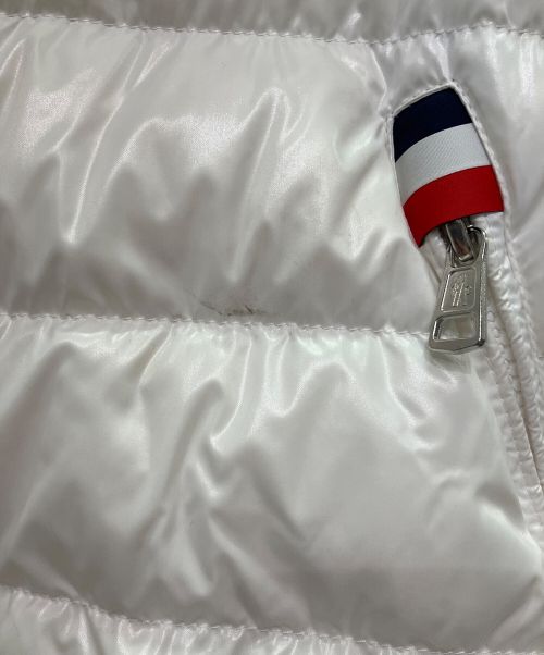 MONCLER（モンクレール）MONCLER (モンクレール) ライトダウンジャケット ホワイト サイズ:4の古着・服飾アイテム
