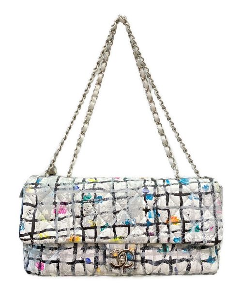 CHANEL（シャネル）CHANEL (シャネル) マトラッセペイントチェーンショルダーバッグ ホワイト×ブラックの古着・服飾アイテム