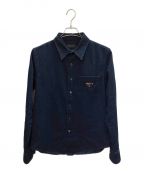 PRADAプラダ）の古着「ロゴプレートデニムシャツ」｜インディゴ