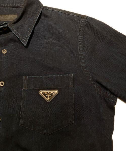 PRADA（プラダ）PRADA (プラダ) ロゴプレートデニムシャツ インディゴ サイズ:39の古着・服飾アイテム