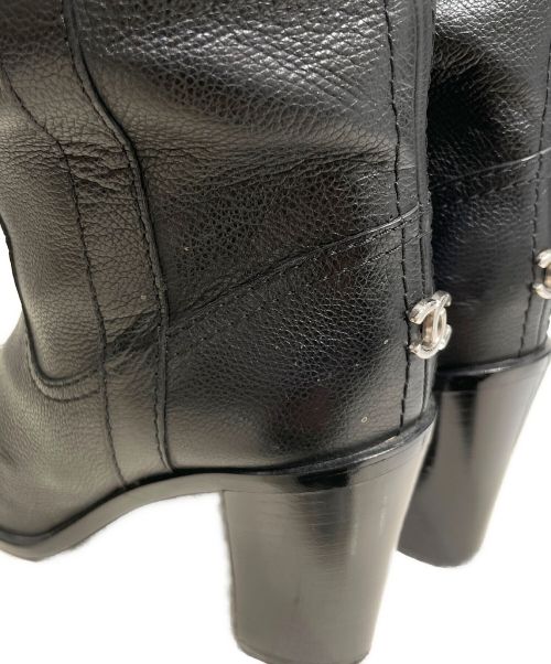 CHANEL（シャネル）CHANEL (シャネル) バッグロゴレザーロングブーツ ブラック サイズ:36 1/2 cの古着・服飾アイテム