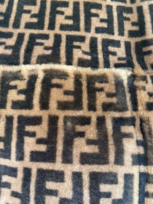 FENDI（フェンディ）FENDI (フェンディ) FFロゴムートンコート ブラウン×ブラック サイズ:36の古着・服飾アイテム