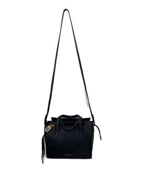 Salvatore Ferragamo（サルヴァトーレ フェラガモ）Salvatore Ferragamo (サルヴァトーレ フェラガモ) AMY GANCIO SHOPPING SMALL TOTE ブラック サイズ:-の古着・服飾アイテム