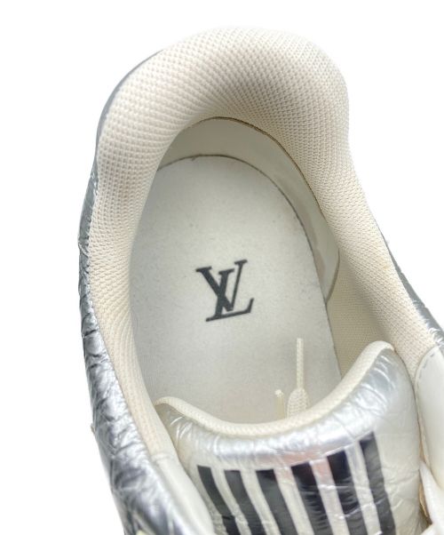 LOUIS VUITTON（ルイ ヴィトン）LOUIS VUITTON (ルイ ヴィトン) メタリックスニーカー シルバー サイズ:SIZE 8の古着・服飾アイテム